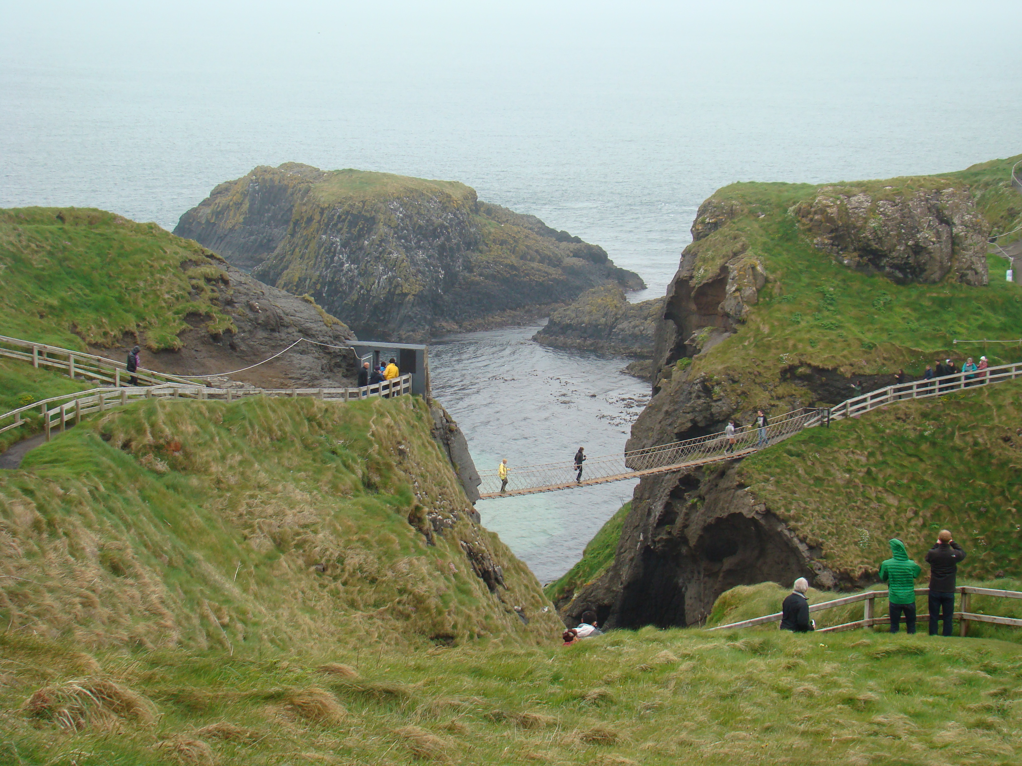 El camino a Carrick-a-Rede y su balanceante puente colgante 6