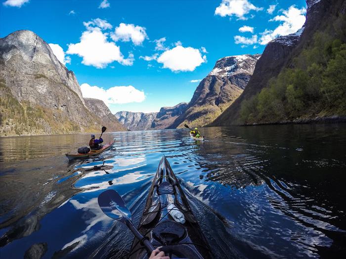 Los Fiordos Noruegos Desde un Kayak 17