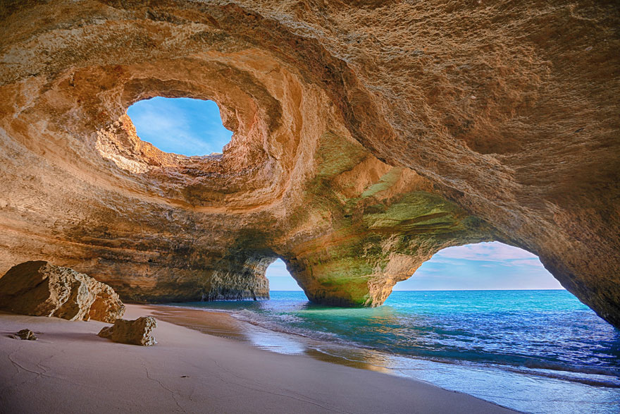 cuevas en el algarve