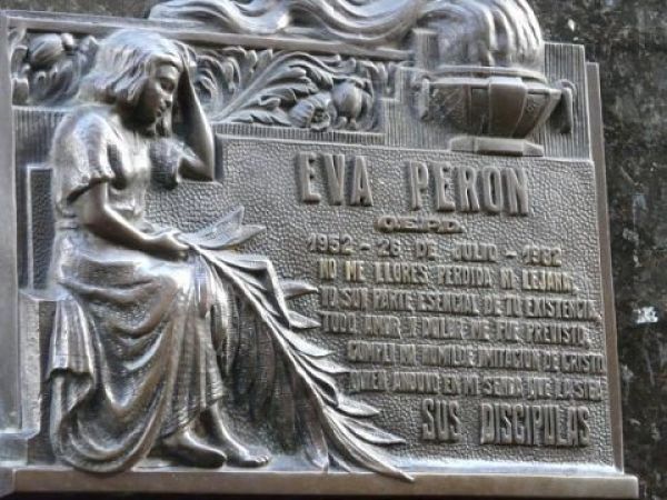 En el Cementerio de la Recoleta es donde está enterrada Eva Perón