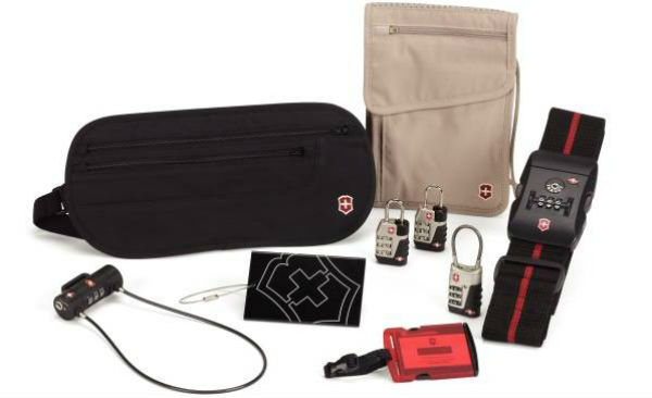 Accesorios de seguridad para viajar: qué llevar en 2026 Accesorios de viaje con candados, cinturón de seguridad y porta documentos