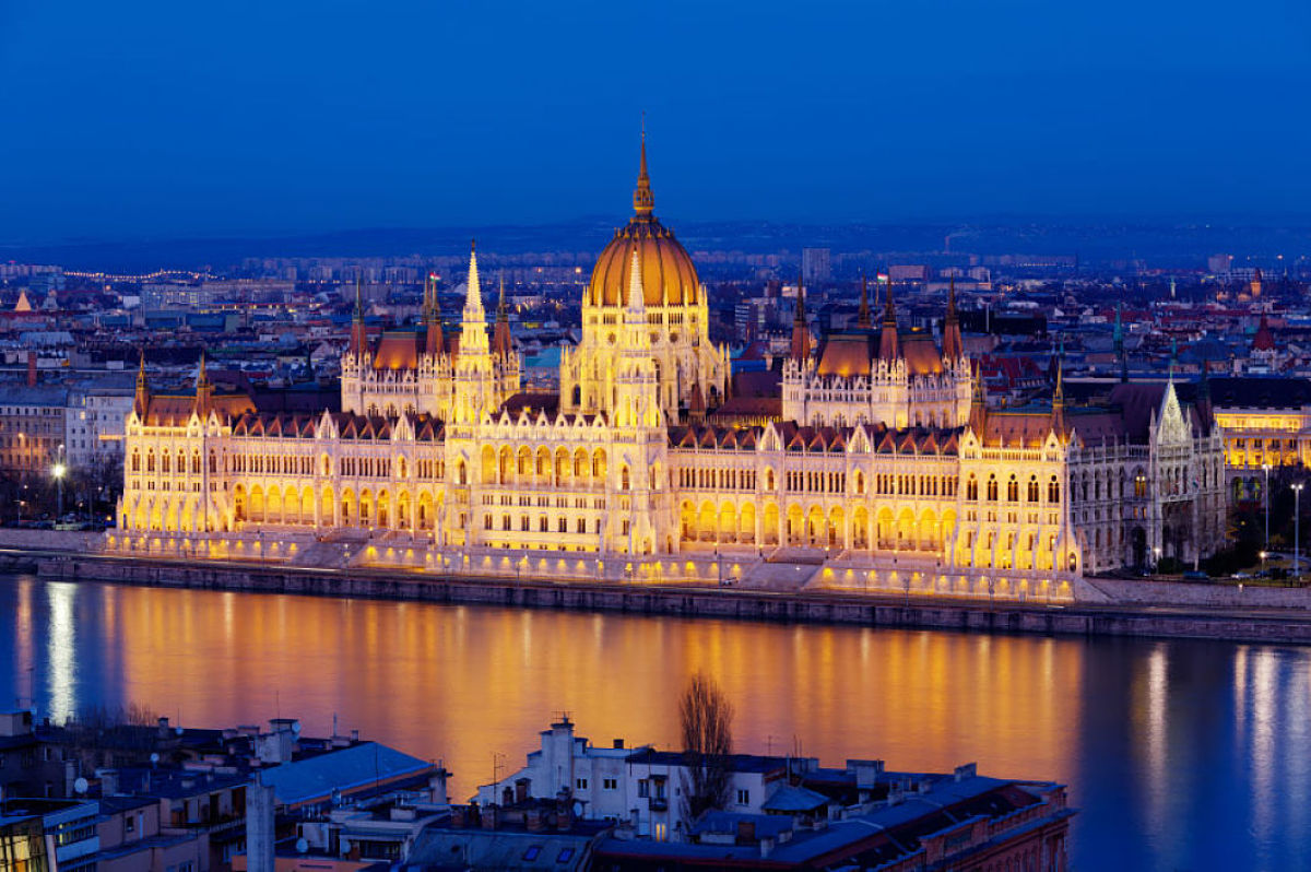 donde queda budapest