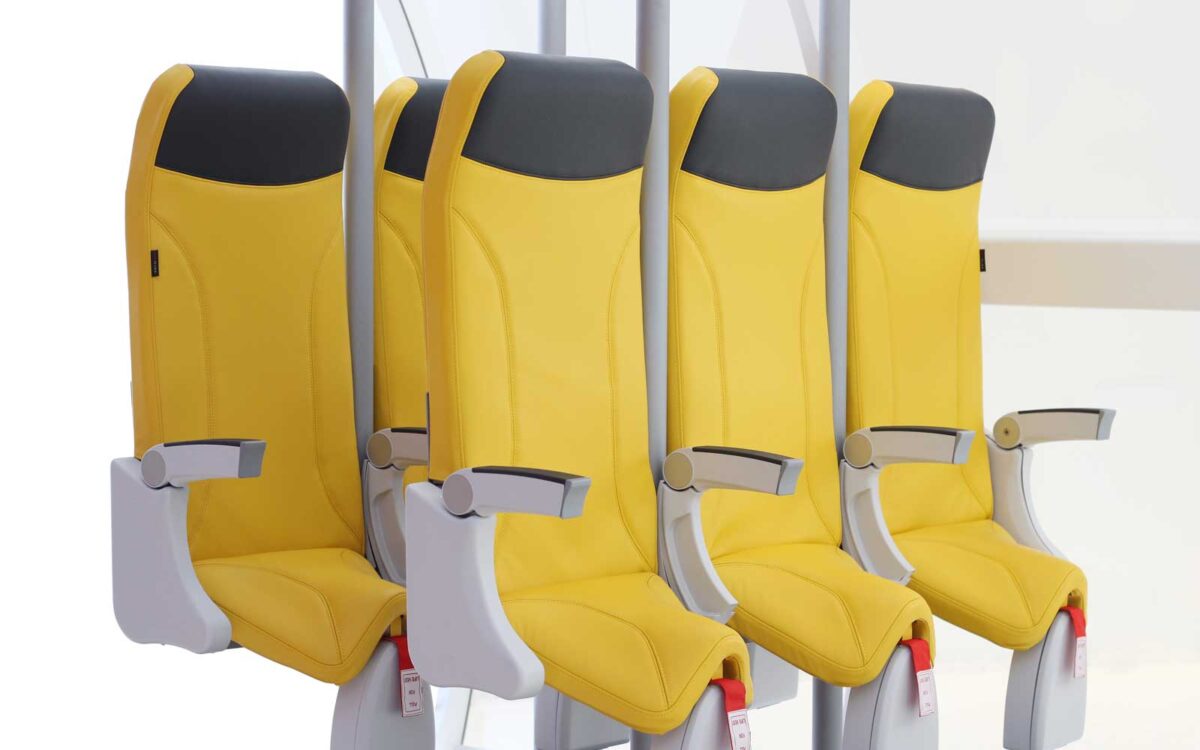 asientos de avion donde viajas parado low cost