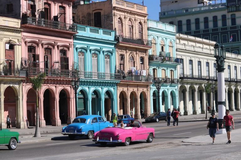 renta de carros en cuba
