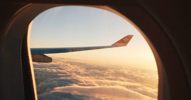 aviones aterrizaje de emergencia asientos pasajero tripulacion piloto vuelo volar viaje azafata cielo