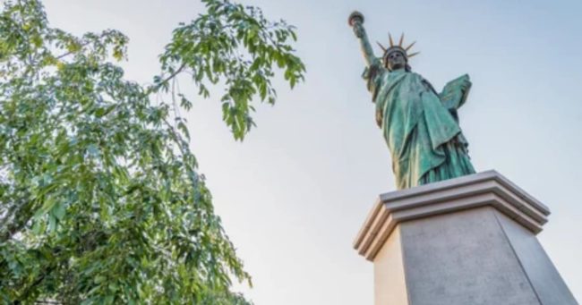 La curiosa historia de la Estatua de la Libertad en Tokio 6