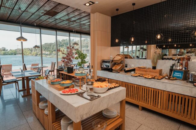 desayuno Hampton by Hilton Montevideo Carrasco