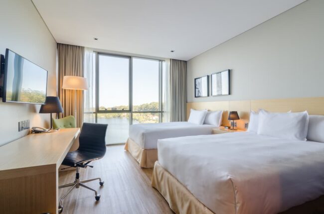 habitaciones dobles en Hampton by Hilton Montevideo Carrasco para familias
